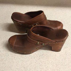 Ugg women’s clogs size 7